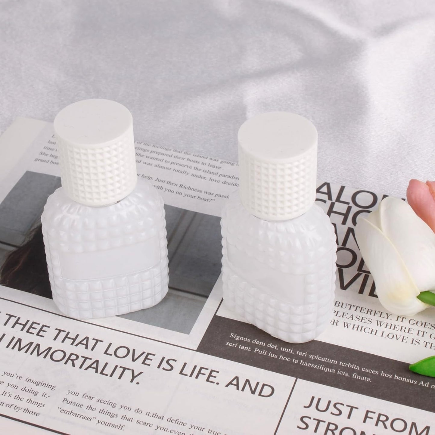 2 Pack 30ml Perfume Spray Bottles Empty, Refillable Glass Fine Mist Atomizer, Portable Travel Perfume Atomizers Fragrance Containers Sprayer for Cleaning, Essential Oils, Liquids (White)