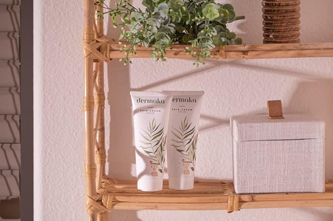 Dermaka All-Natural Skin Soothing Cream 4 Ounce – Moisturizing Lotion with Arnica, Green Tea, Chamomile & Vitamin E – Hydrating, Fast-Absorbing & Non-Greasy Formula for Healthy-Looking Skin