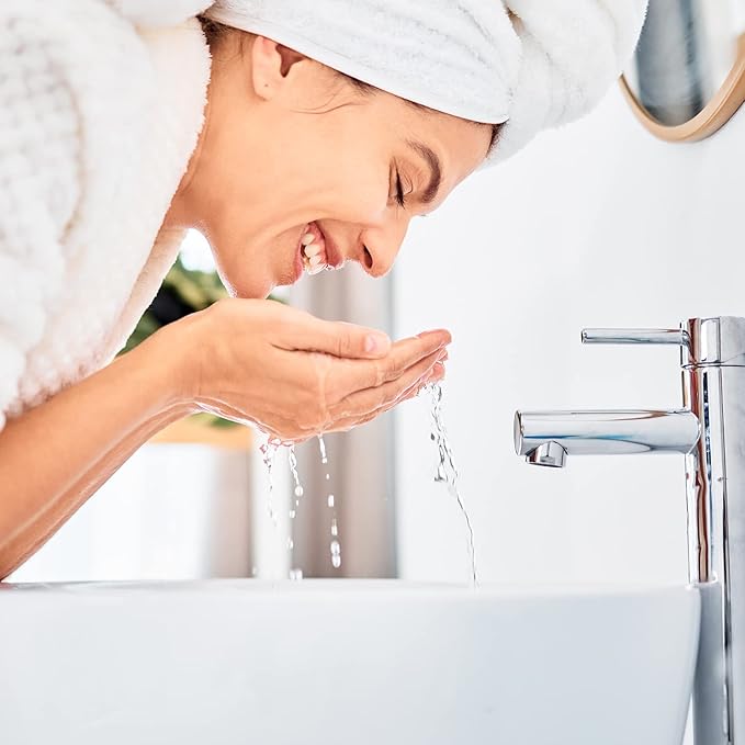 Amazon Basics Renewing Salicylic Acid Cleanser with Ceramides & Vitamin D, 8 Fluid Ounces, 3-Pack