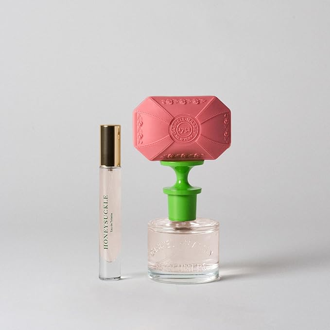 Caswell-Massey Honeysuckle Natural Bar Soap for Women, Moisturizing Body Soap Bar for All Skin Types, Made with Essential Oils & Plant-Based Formula for Soft Skin, 3.5 oz