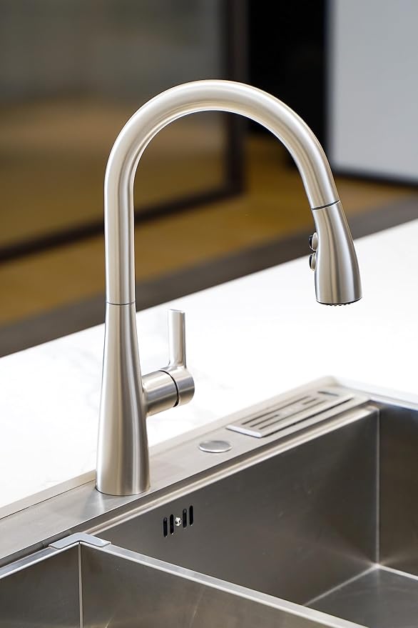 Amazon Basics Kitchen Faucet, Pull-Down Sink with Fast Mount, Spot-Free Stainless Finish, 1-Pack